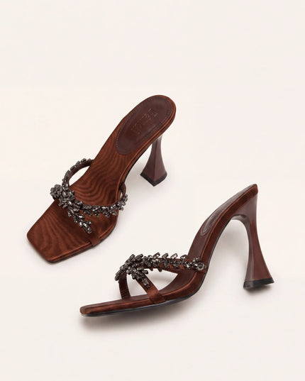 NOIR ÉCLAT HEELS