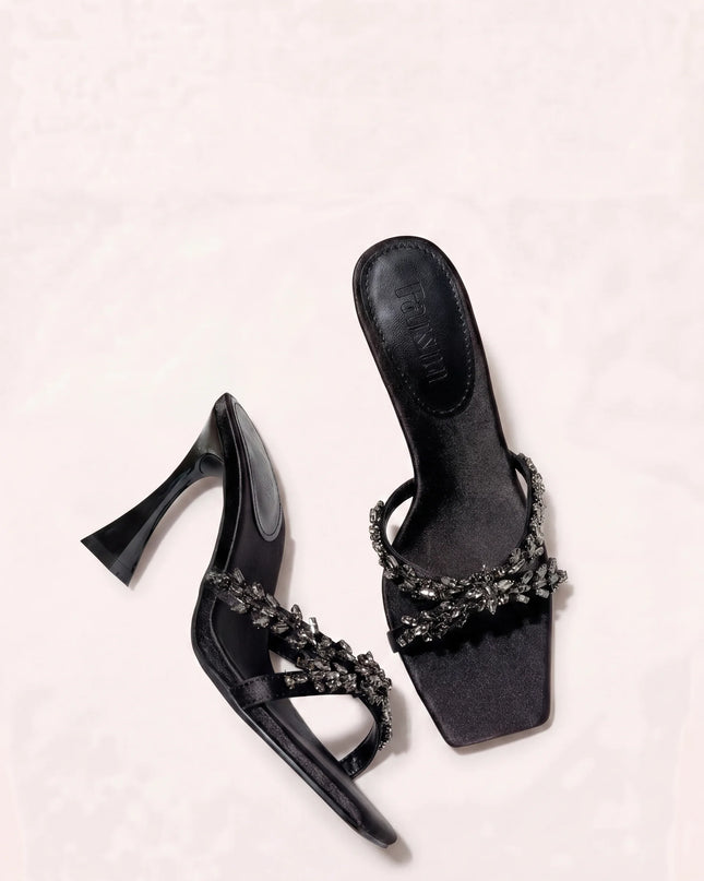 NOIR ÉCLAT HEELS