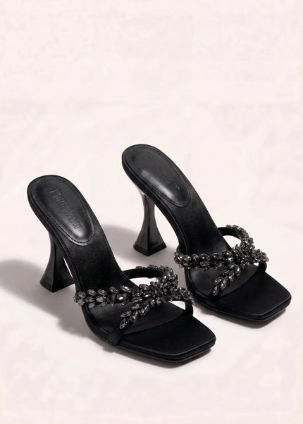 NOIR ÉCLAT HEELS